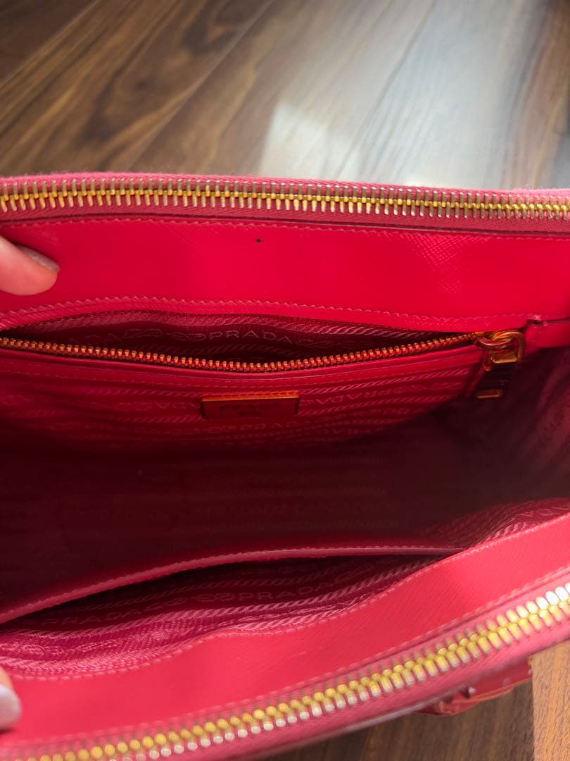 PRADA サフィアーノレザー ハンドバッグ レッド