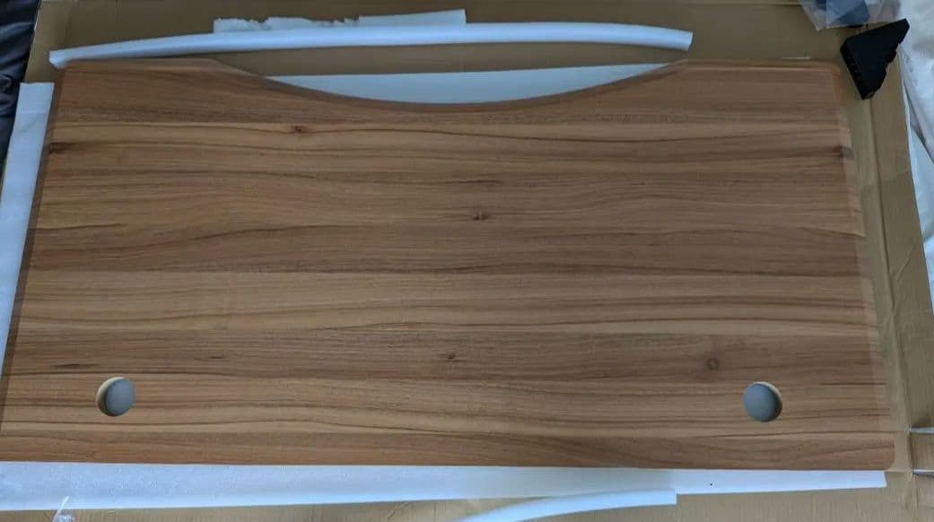 FLEXISPOT E7 のカーブ型天板ブラウン