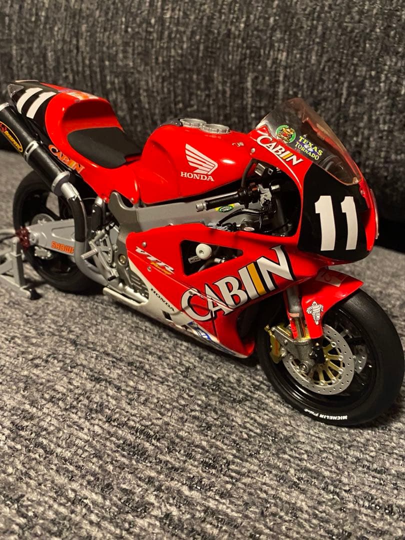 ミニチャンプス 1/12 HONDA VTR 1000 ヴァレンティノロッシ