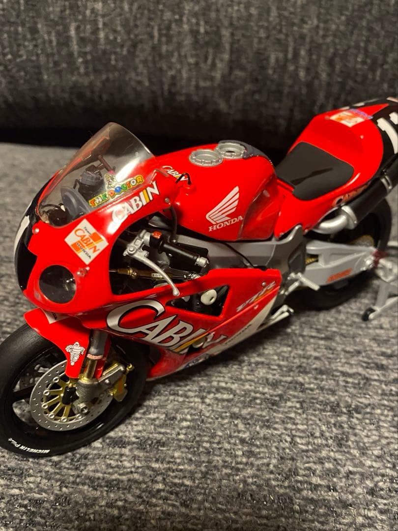 ミニチャンプス 1/12 HONDA VTR 1000 ヴァレンティノロッシ