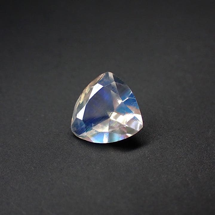 【マダガスカル産】レインボーアンデシン