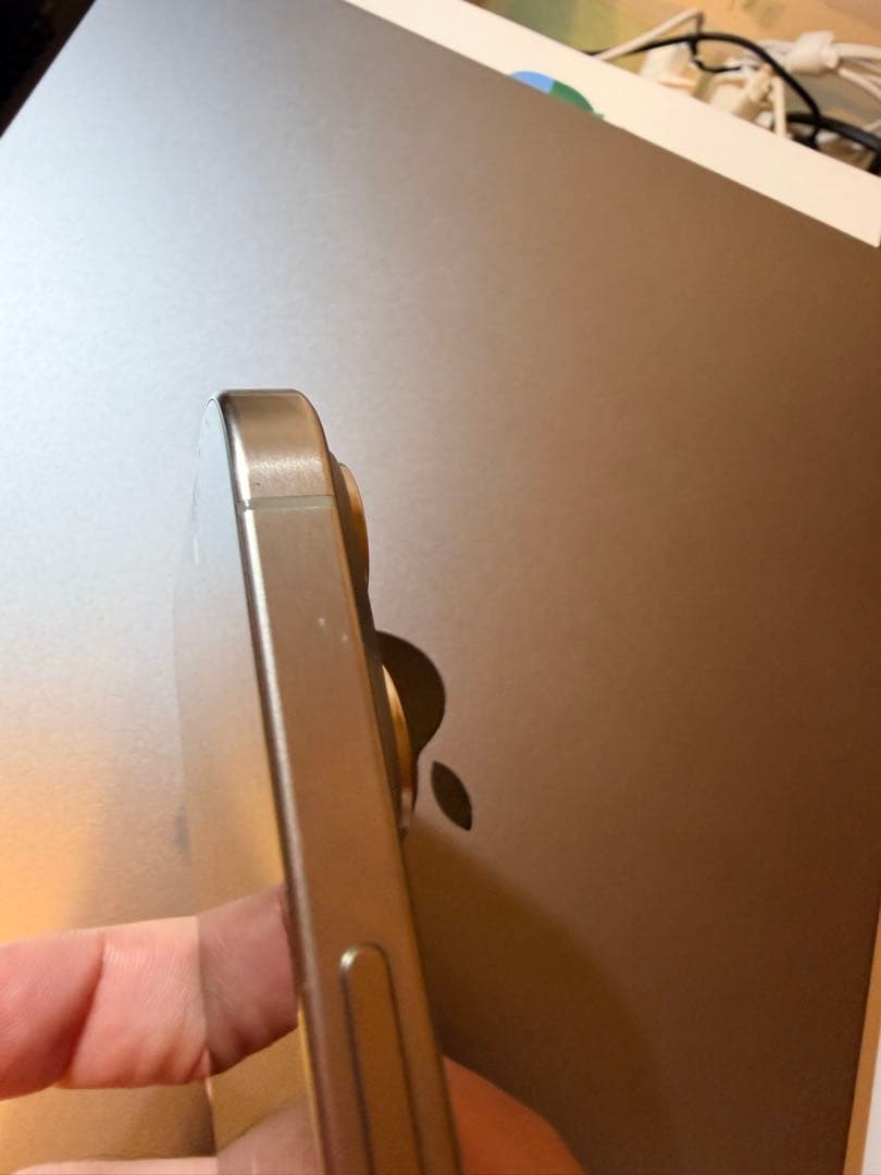 Apple iPhone 15 Pro 本体