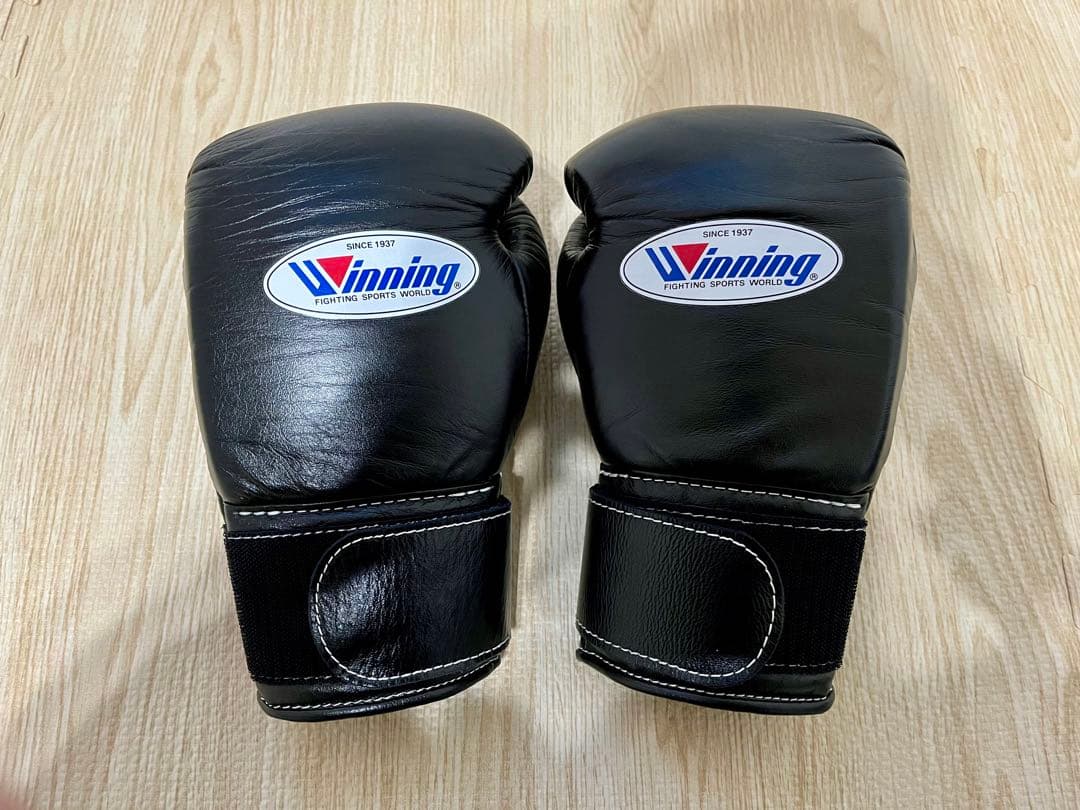 【hokuseiあにに】【美品】ウィニング ボクシンググローブ 8オンス