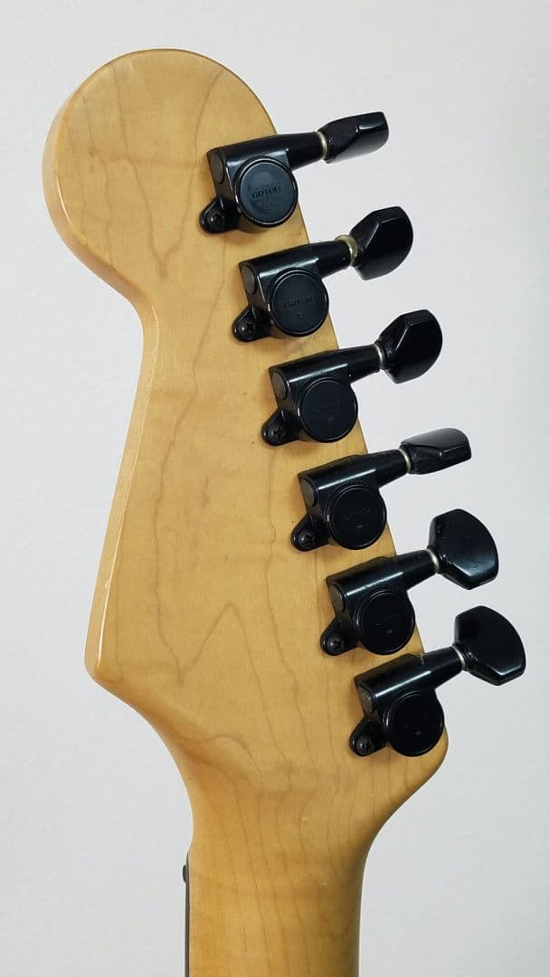 ストラトタイプ マッチングヘッド エレキギター