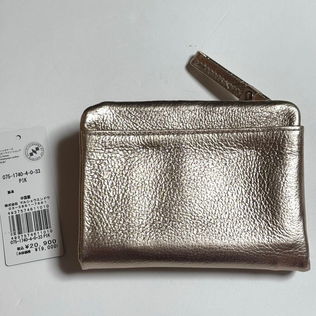 【未使用】マンハッタナーズ　刺繍二つ折り財布