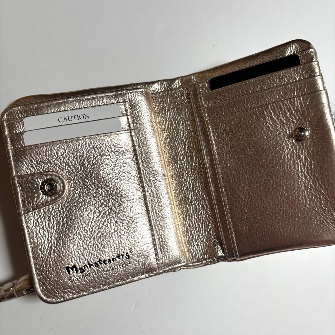 【未使用】マンハッタナーズ　刺繍二つ折り財布