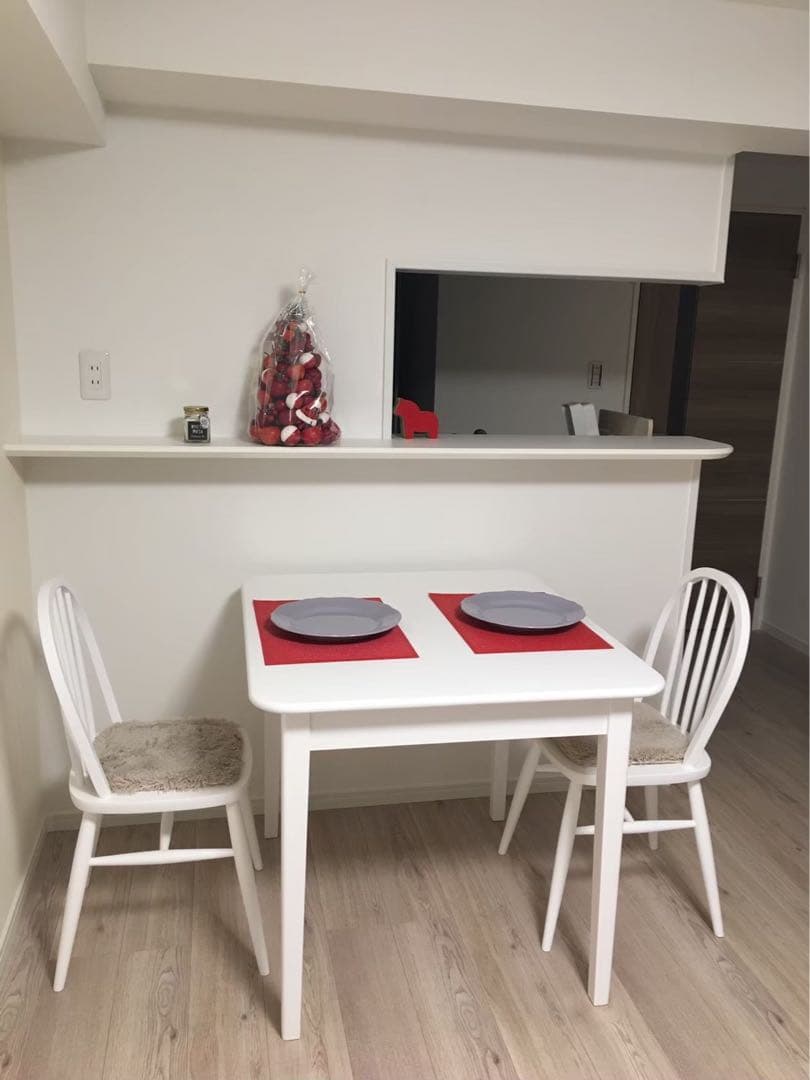 みゆ　椅子一脚