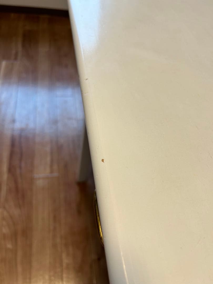 みゆ　椅子一脚