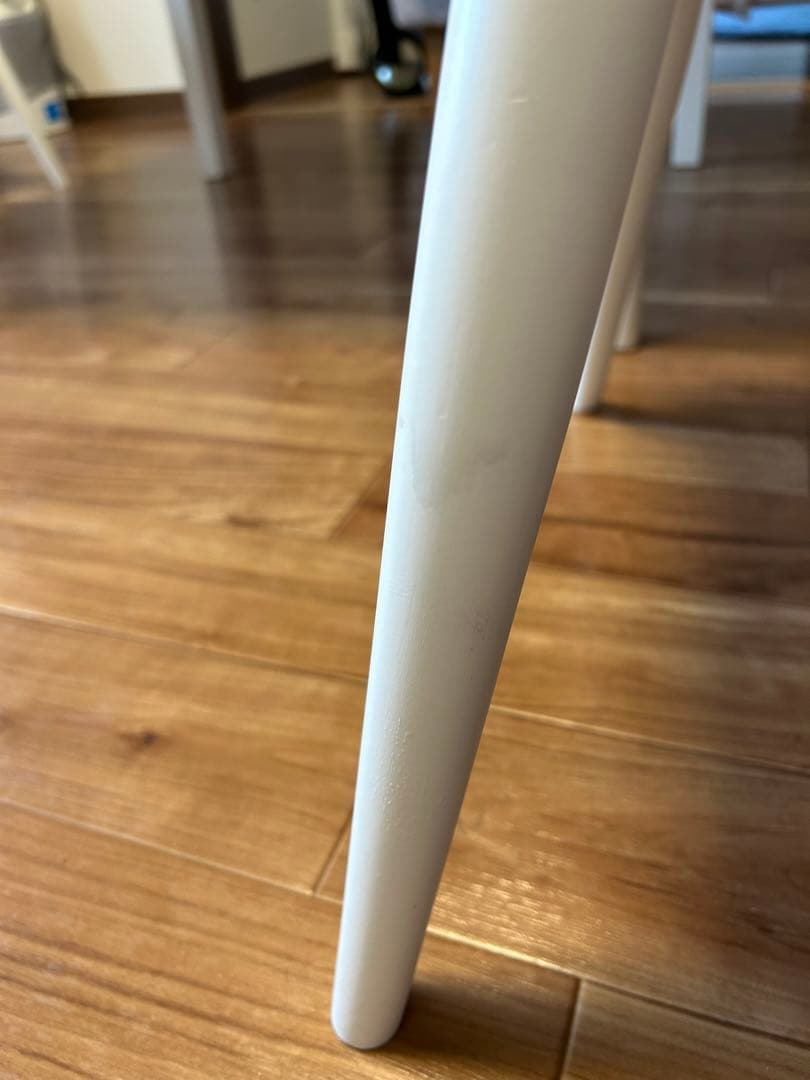 みゆ　椅子一脚