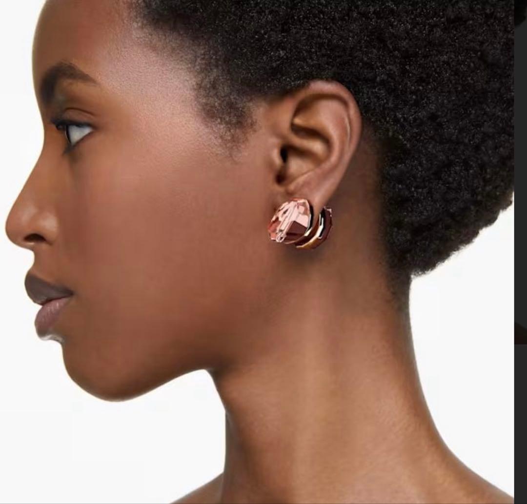 SWAROVSKI スワロフスキー　Lucent スタッドピアス　ピンク