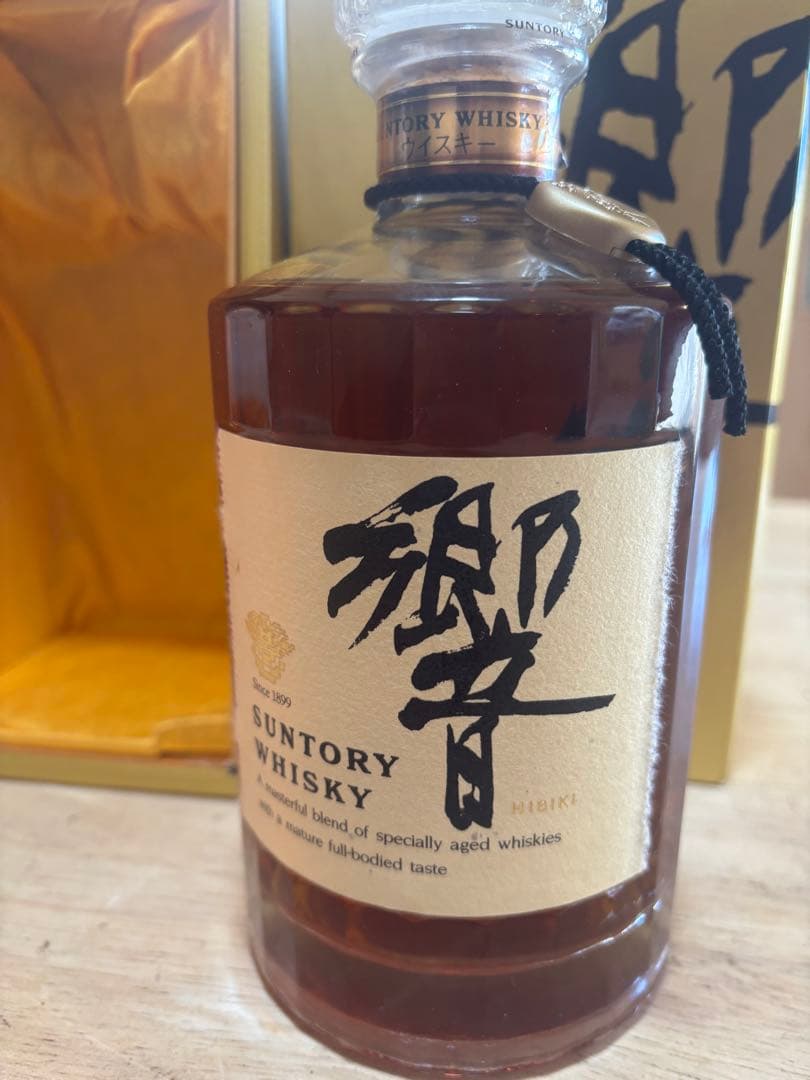 サントリー響 ウイスキー 金色ボックス入り　SHN01