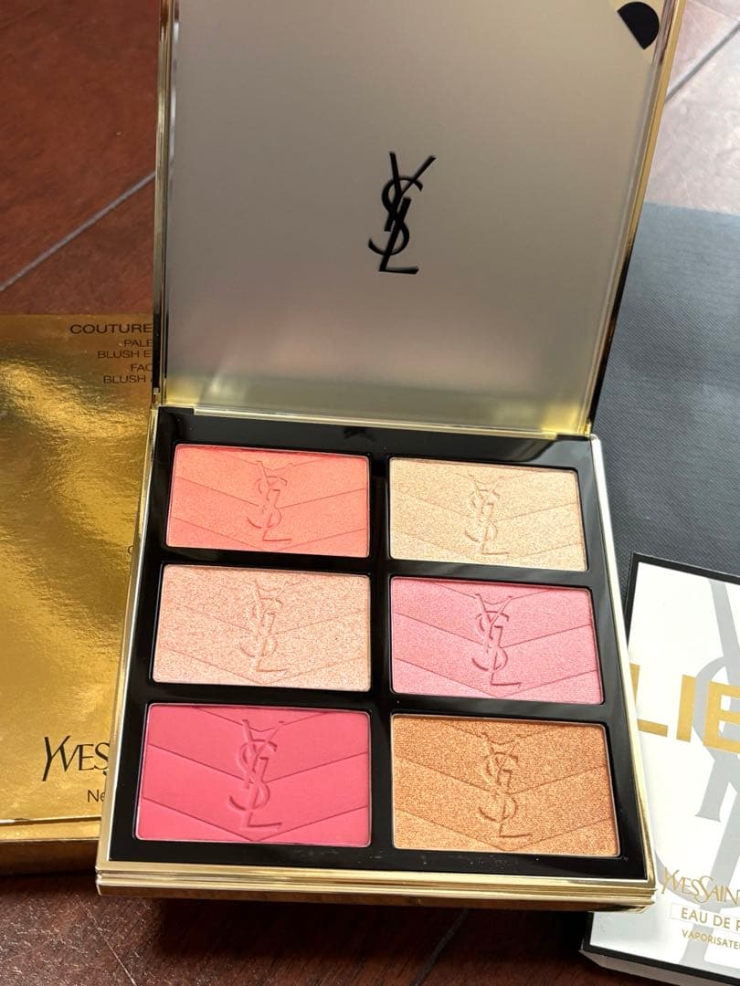 お値下げ！Yves Saint Laurent サンローランホリデー　2025