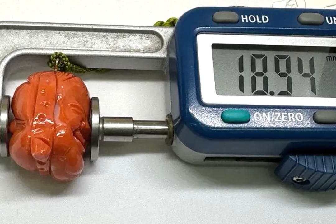 能面　天然珊瑚両面彫刻　おかめ　ひょっとこ　k18金