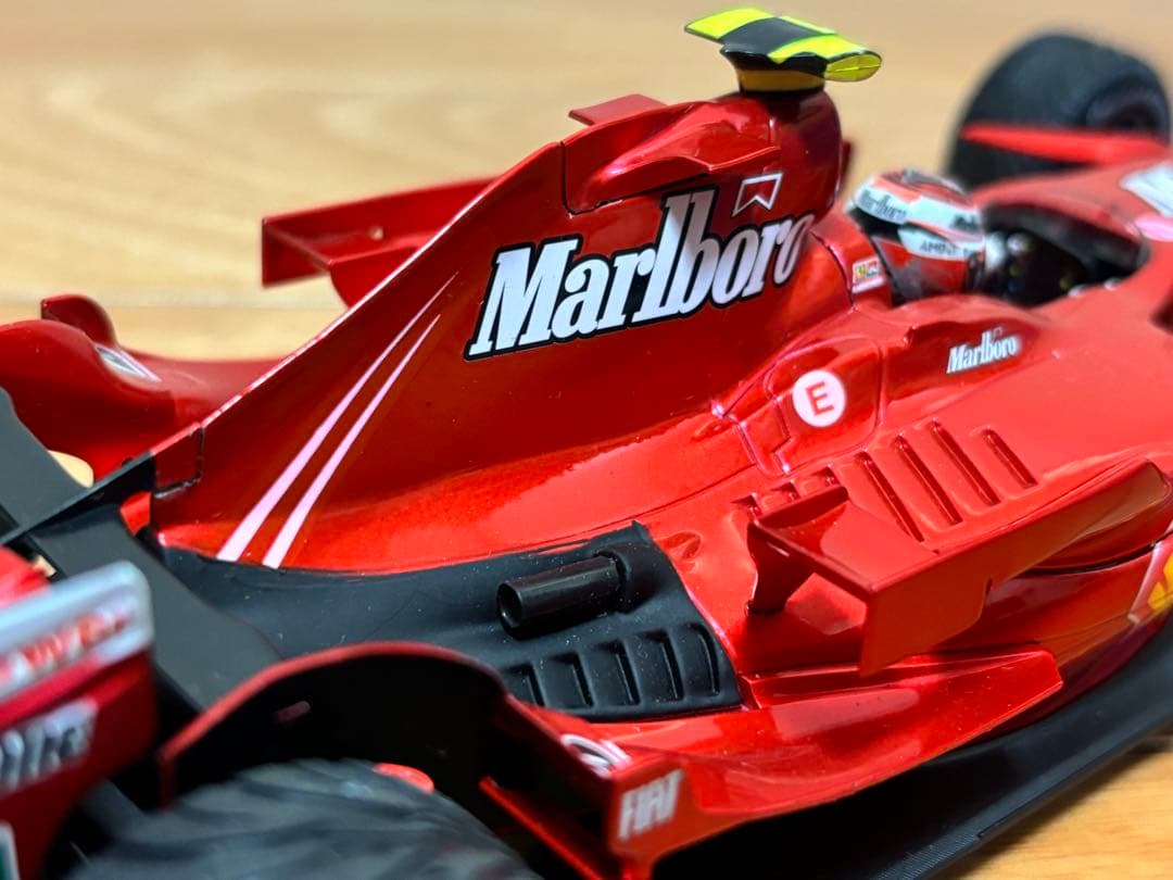 マテル 1/18 フェラーリ F1 200勝記念限定モデル F2007 中国GP
