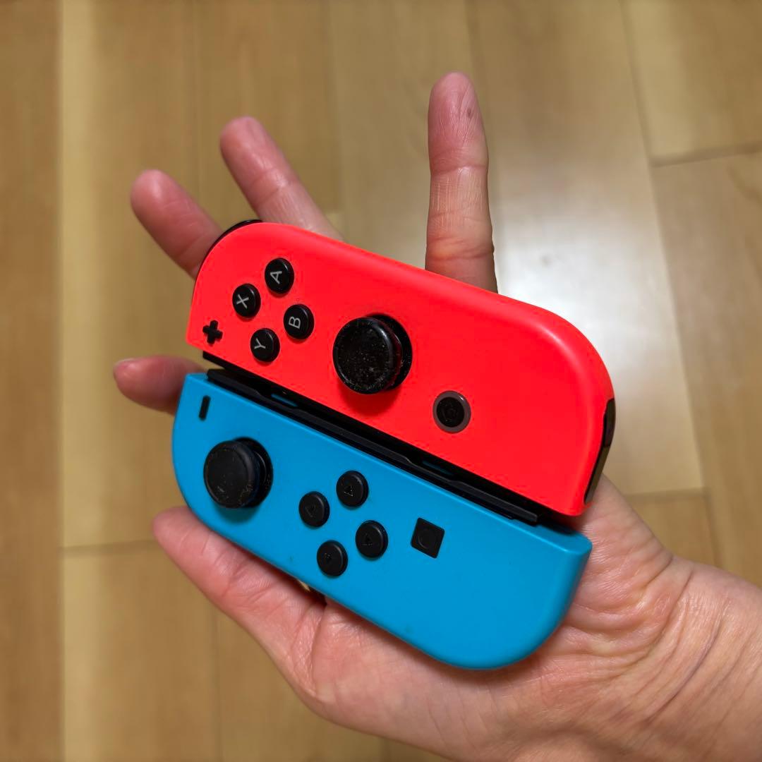 Nintendo Switch ネオンブルー/レッド 本体　コントローラー2つ