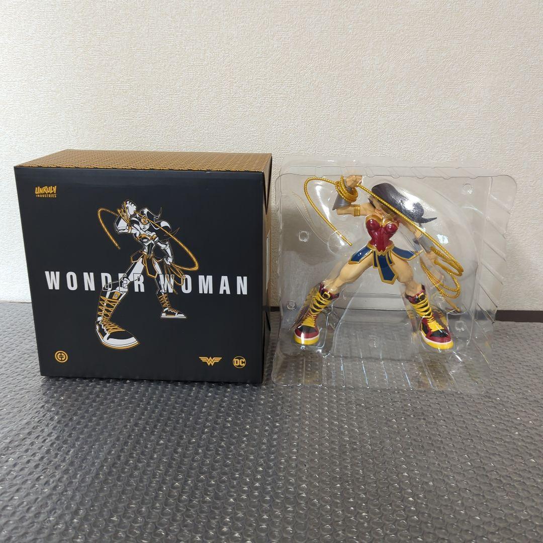 【希少】ワンダーウーマン アンルーリー インダストリーズ フィギュア