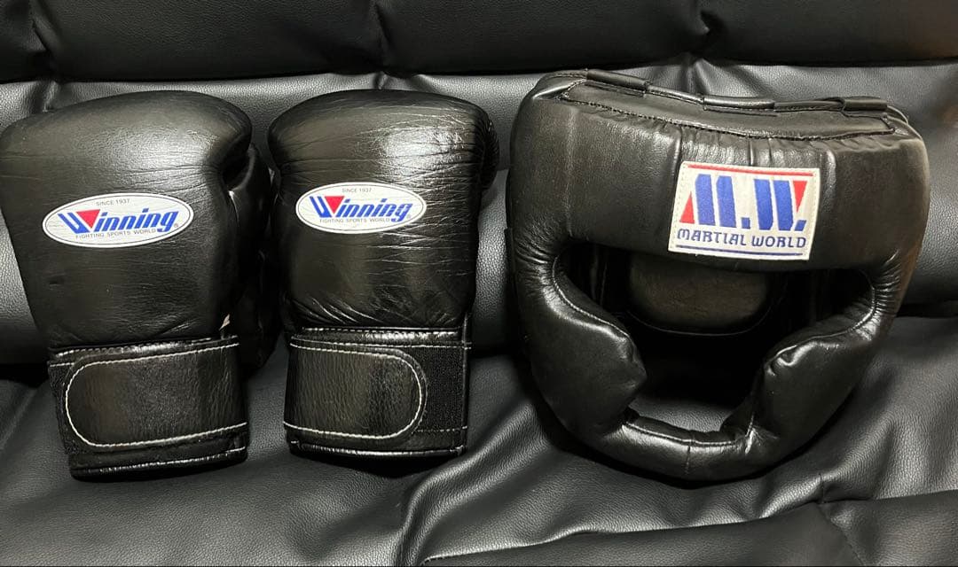 Winning ボクシンググローブ 黒8オンス　ヘッドギア、マーシャルワールド製
