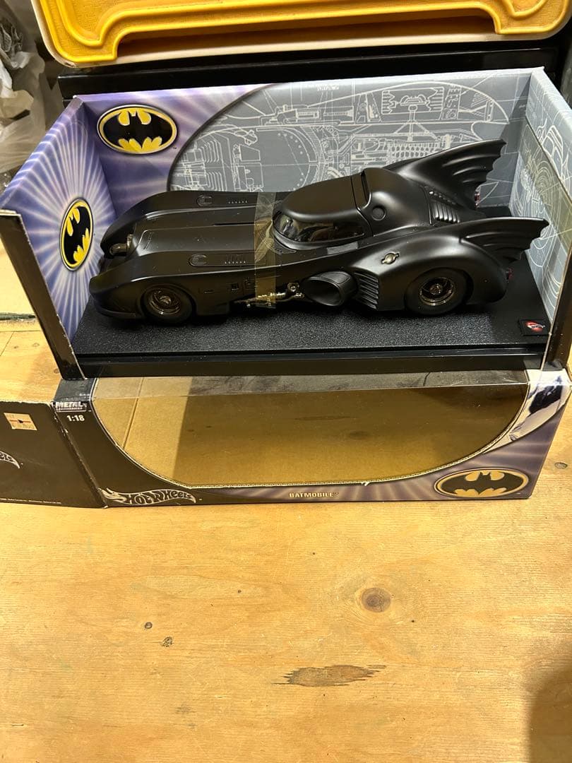 バットモービル　1/18