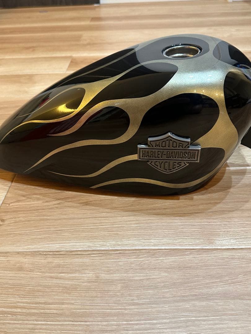 【スポーツスタータンク】ピーナッツタンク　ハーレーダビッドソン　インジェクション