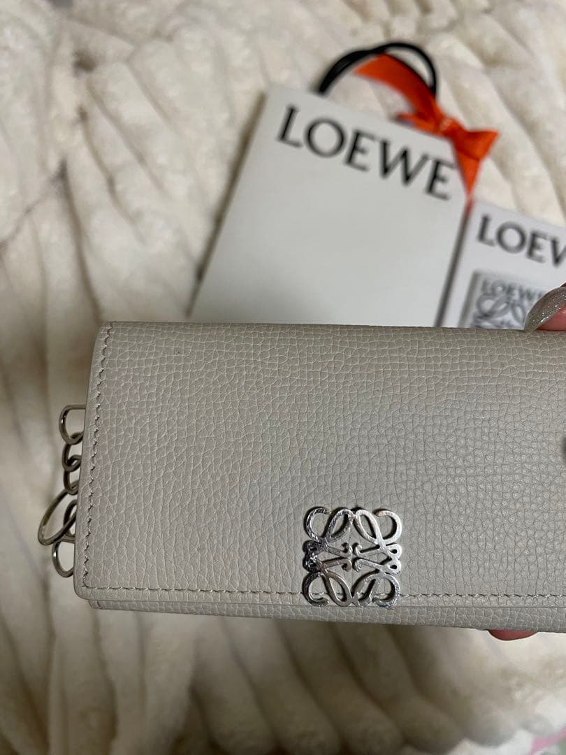 LOEWE ベージュ レザー キーケース