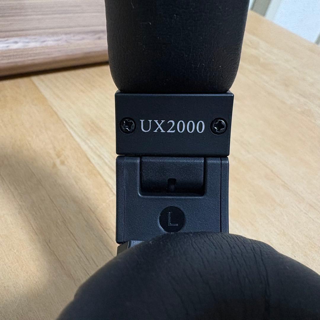final ワイヤレスヘッドホン UX2000ブラック