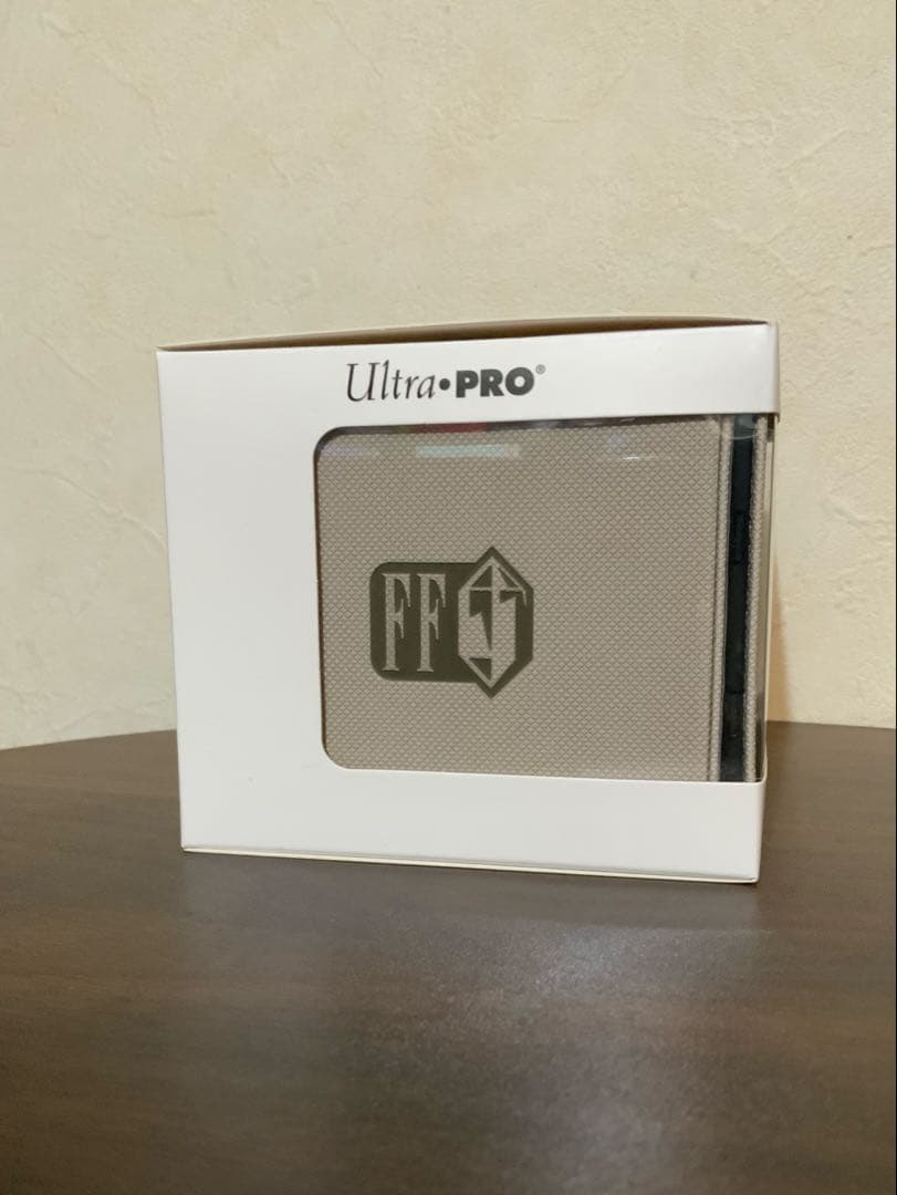 MTG FF ウルトラプロ デッキケース クラウド