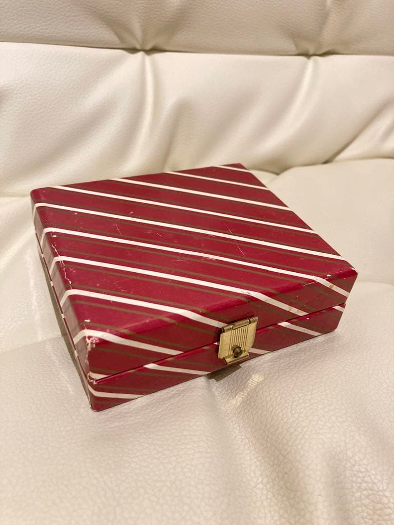 銀製バイキング船型容器とスプーン