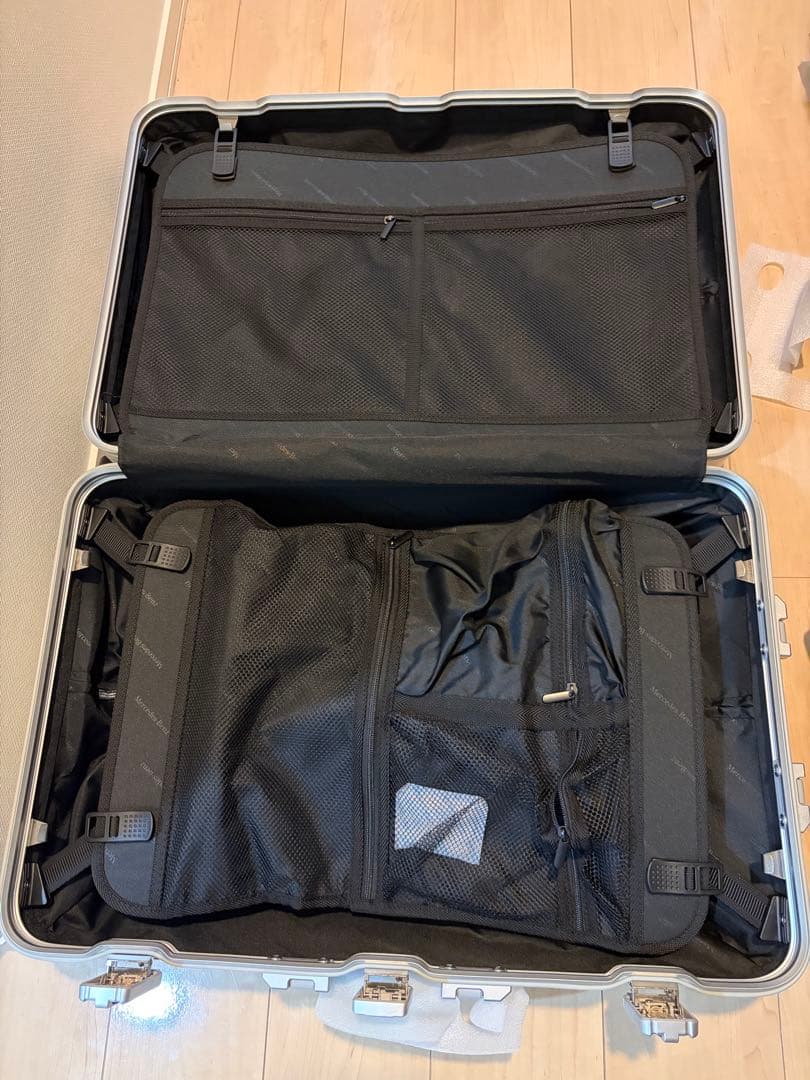 メルセデス・ベンツ アルミニウムキャリーケース