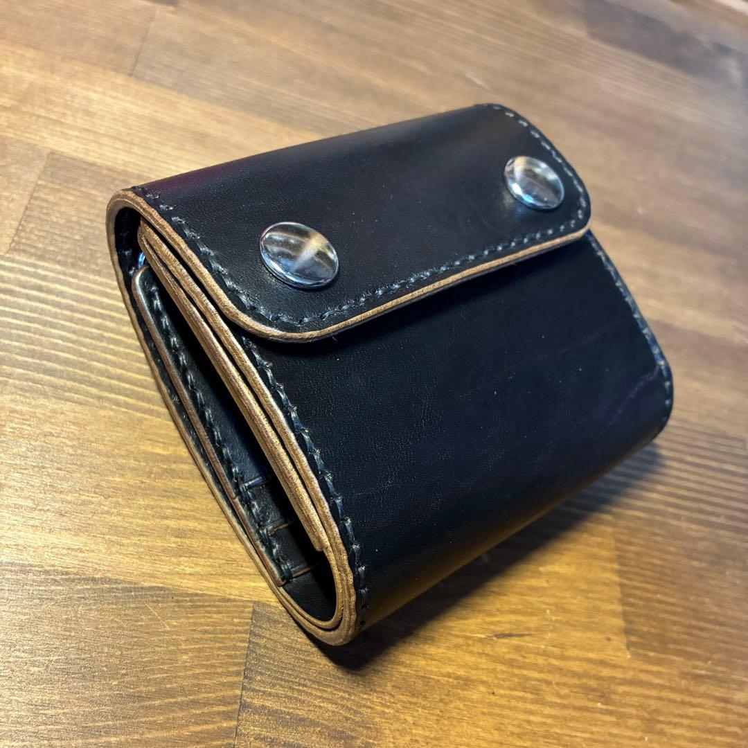 ショートトラッカーウォレット　MARYAM社　ホースバット　丘染めブラック　茶芯