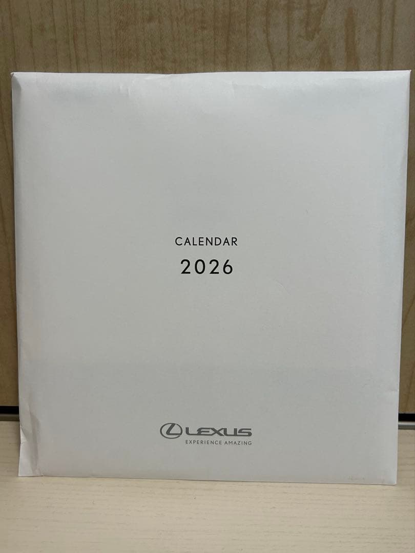 2026年卓上カレンダー付　レクサスLexus LX600 1/43 2台