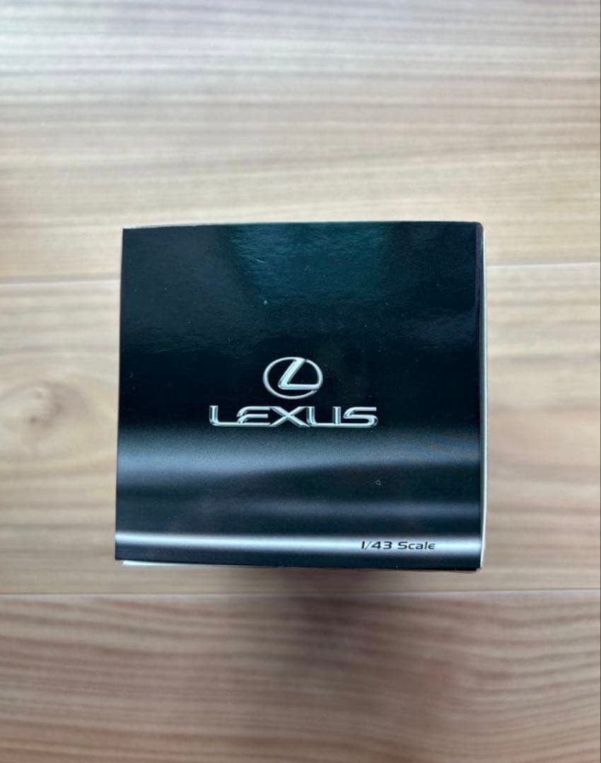 2026年卓上カレンダー付　レクサスLexus LX600 1/43 2台