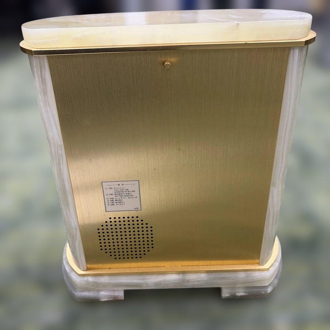 j*m様 クイーンエリザベス2世 置時計