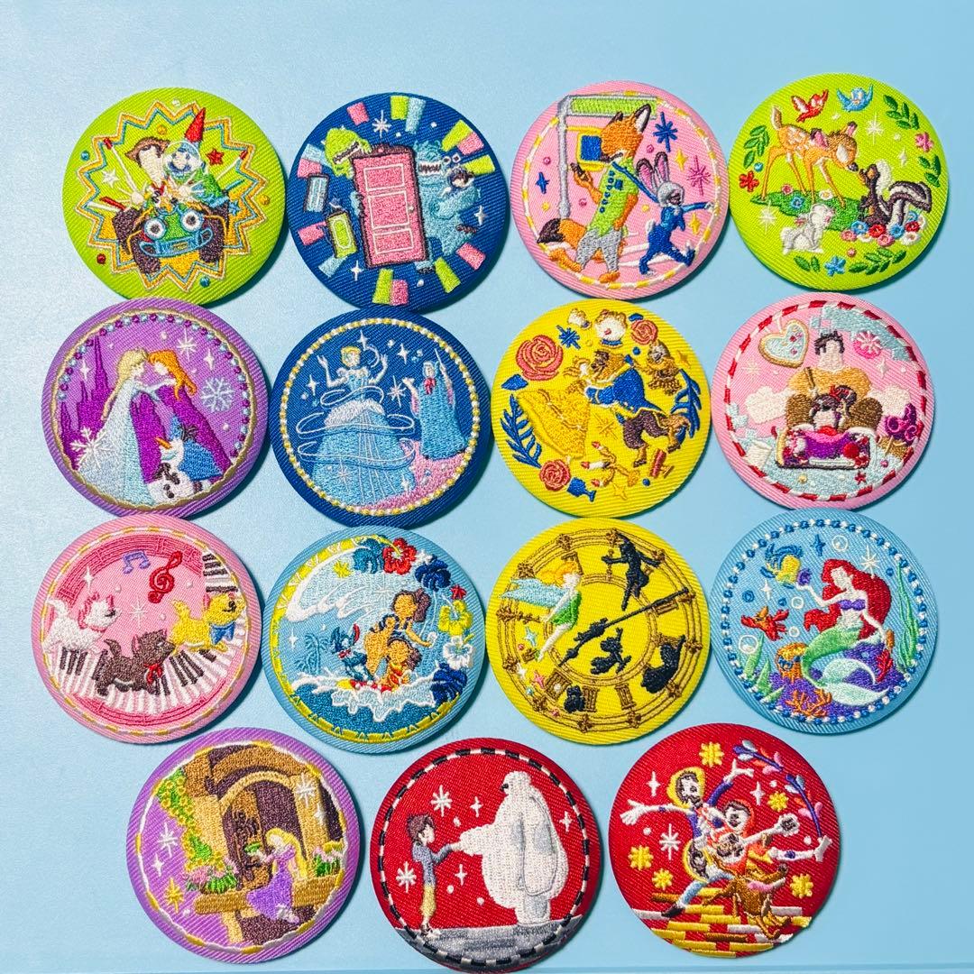 Disney Characters 刺繍缶バッジビスケット2 コンプリートセット