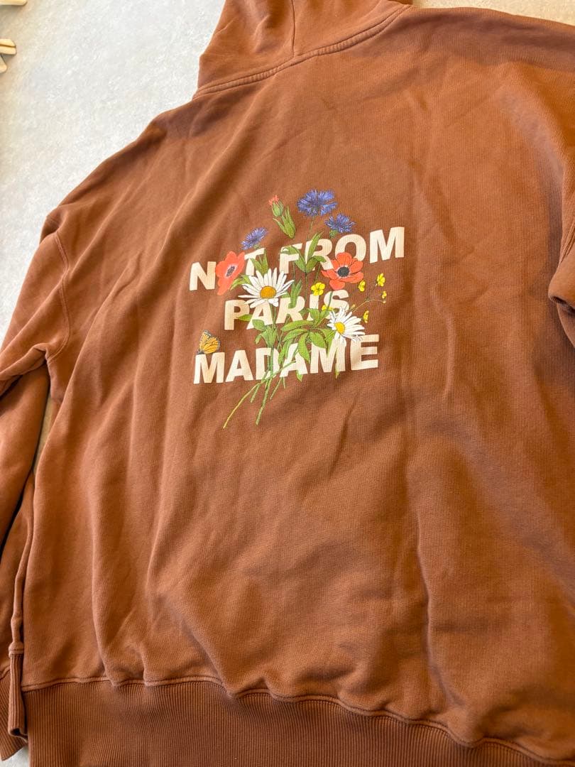 ドロールドムッシュNOT FROM PARIS MADAME フーディ