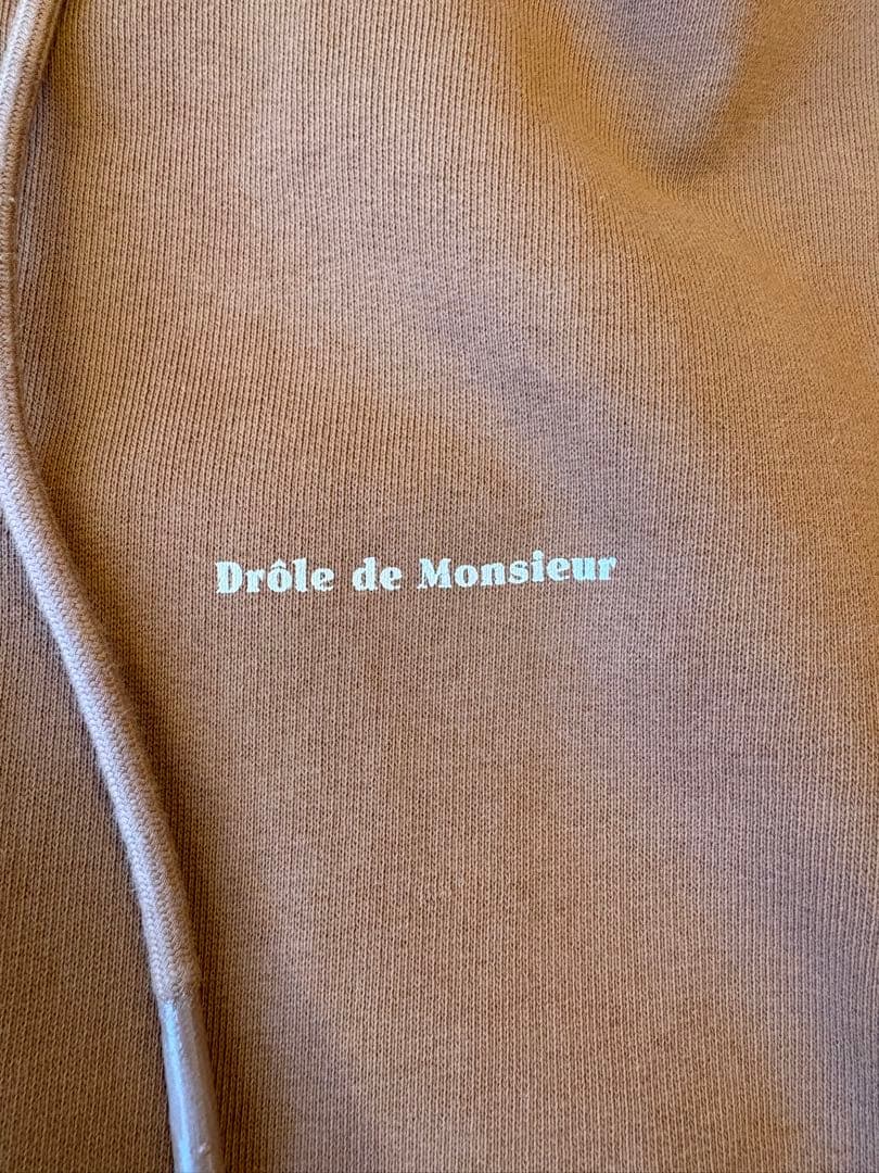 ドロールドムッシュNOT FROM PARIS MADAME フーディ