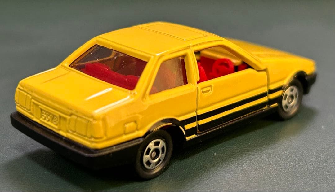 トミカ 黒箱67 トヨタ スプリンタートレノ 黄