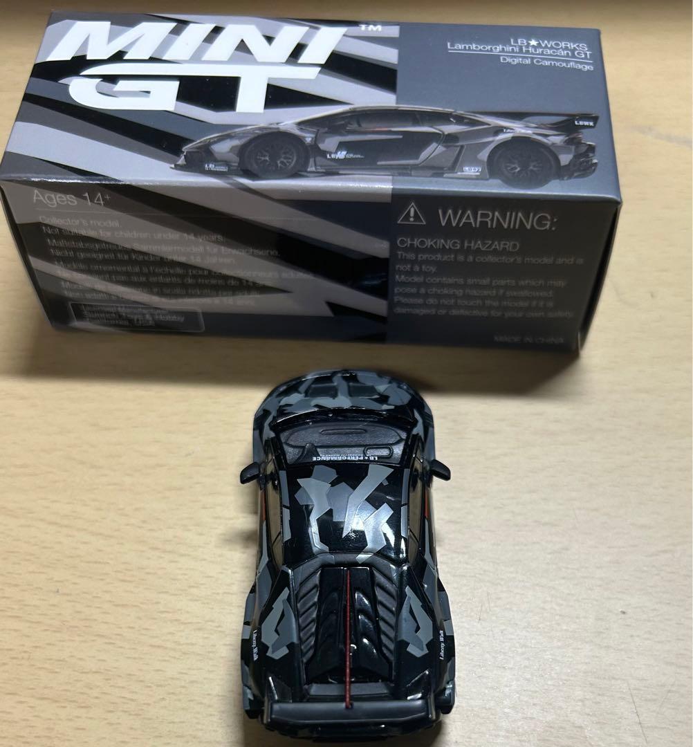 MINI-GT LBWK ランボルギーニウラカン　カモフラージュ