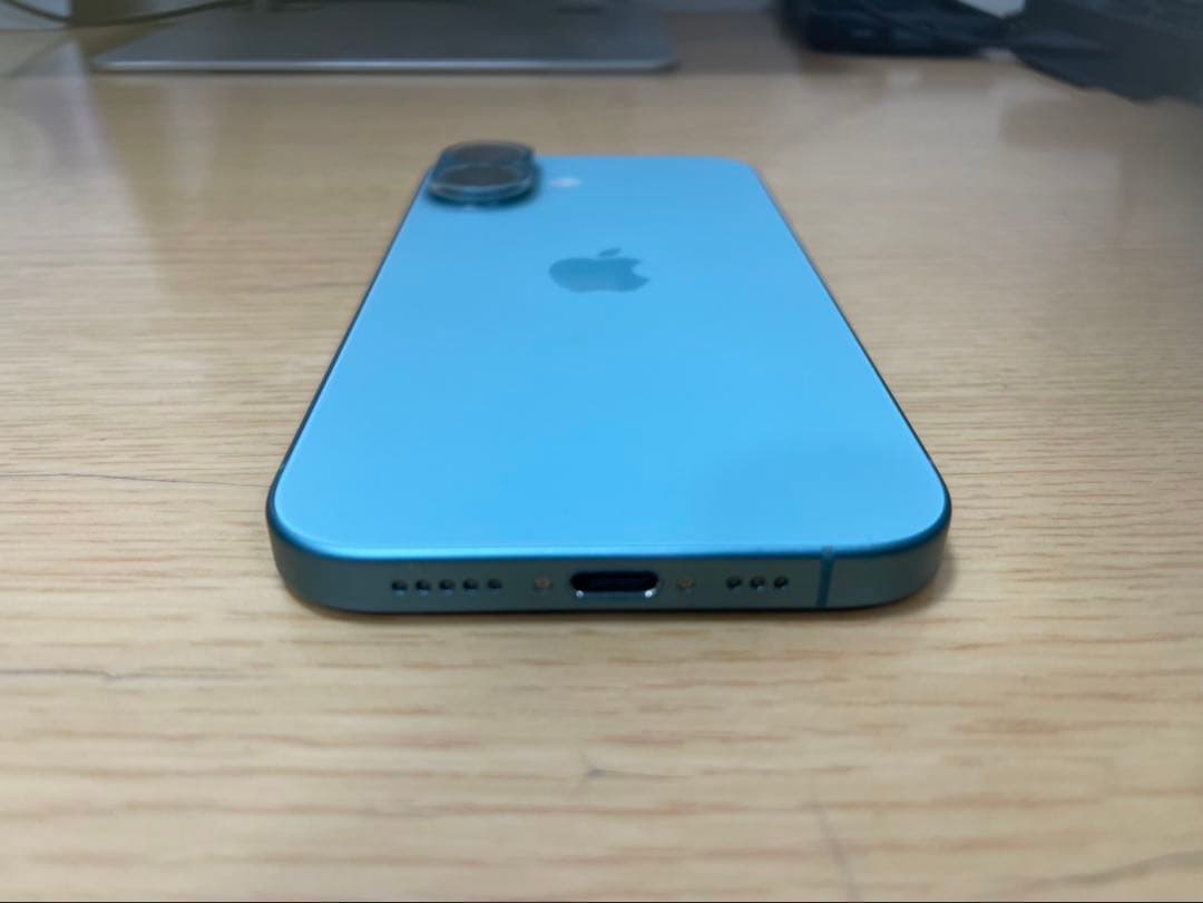 メ*神様 最終値下げ　【美品】 iPhone 16 セット売り　本体と付属品