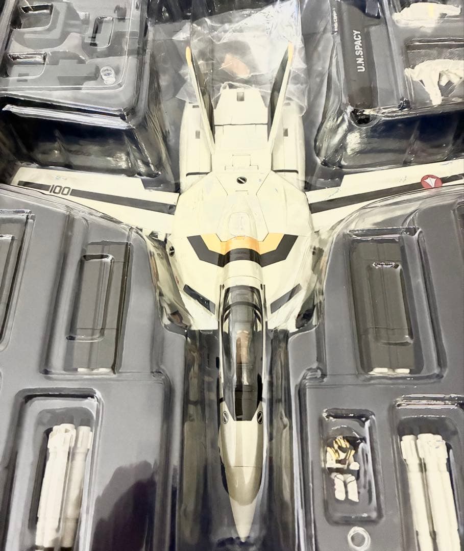 マクロス 30周年記念版 1/60 完全変形 VF-1S ロイ・フォッカー機