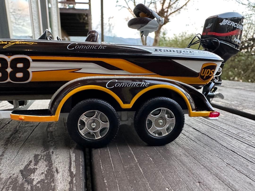 レンジャー 520VX 1/24 ダイキャスト模型 CASTAWAY