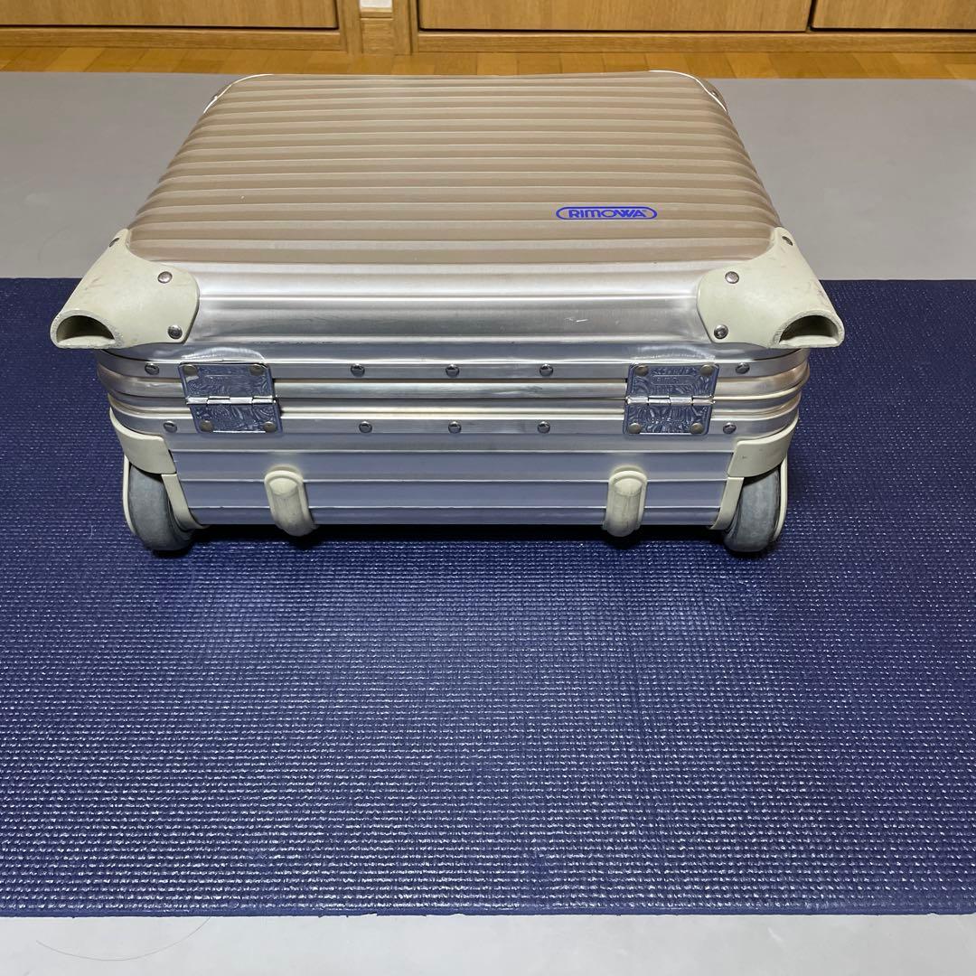 RIMOWA シルバー キャリーケース　2輪