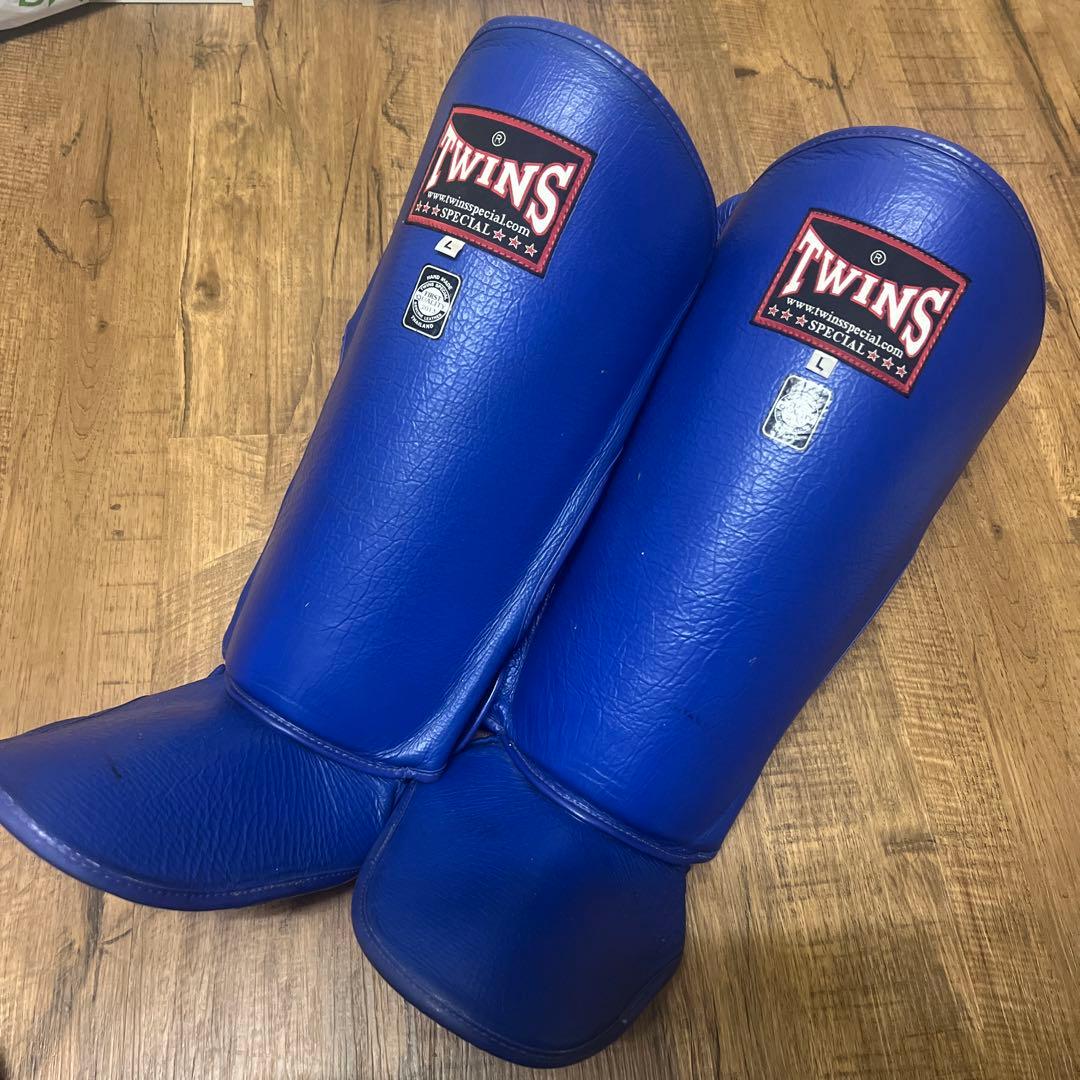 J*s様 twins ボクシンググローブ レガースセット