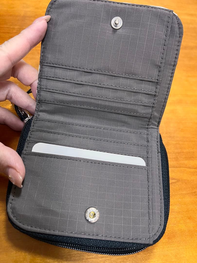 LESPORTSAC 二つ折り財布 新作馬プリント