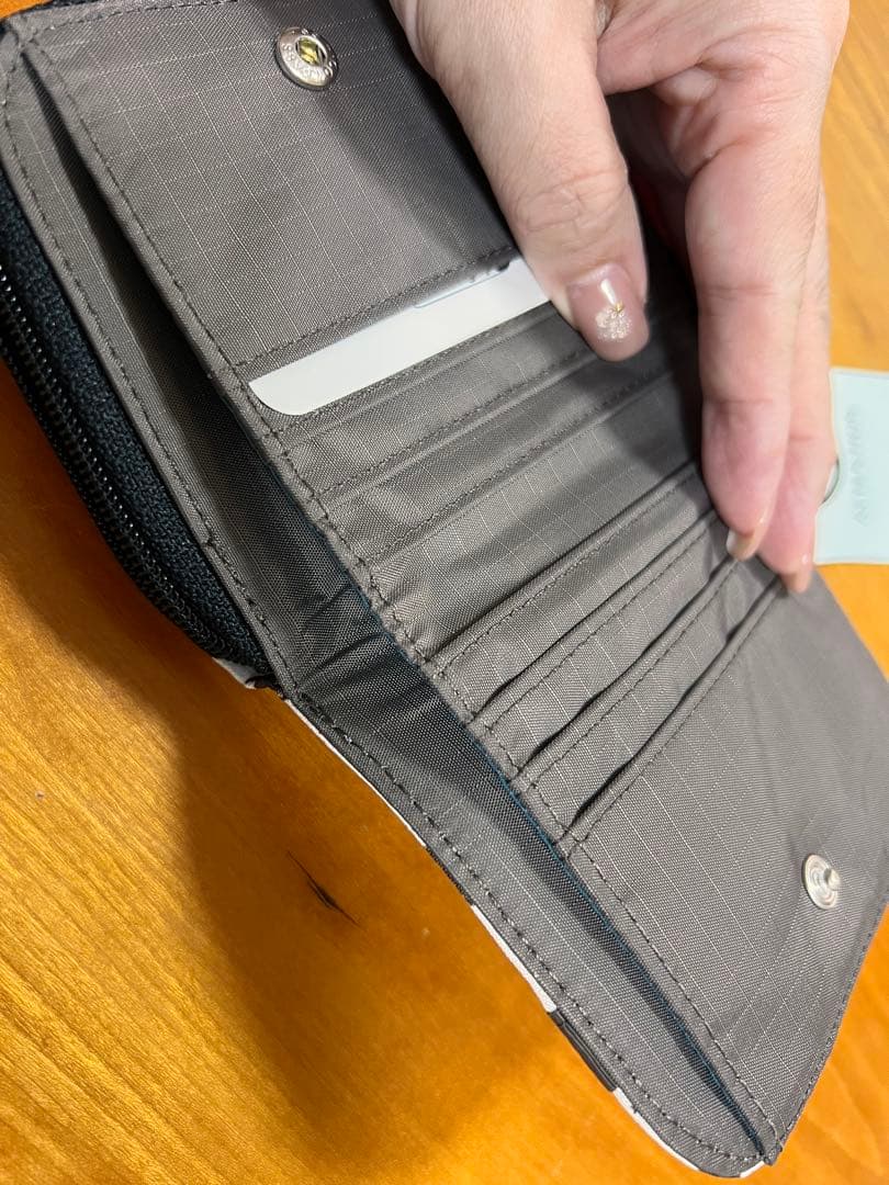 LESPORTSAC 二つ折り財布 新作馬プリント