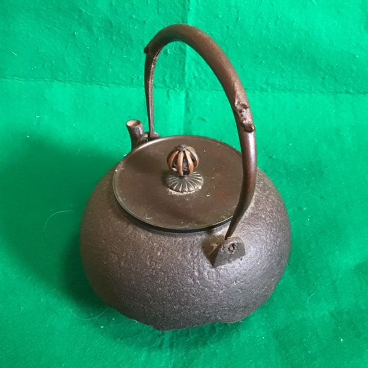 鉄瓶　銅蓋