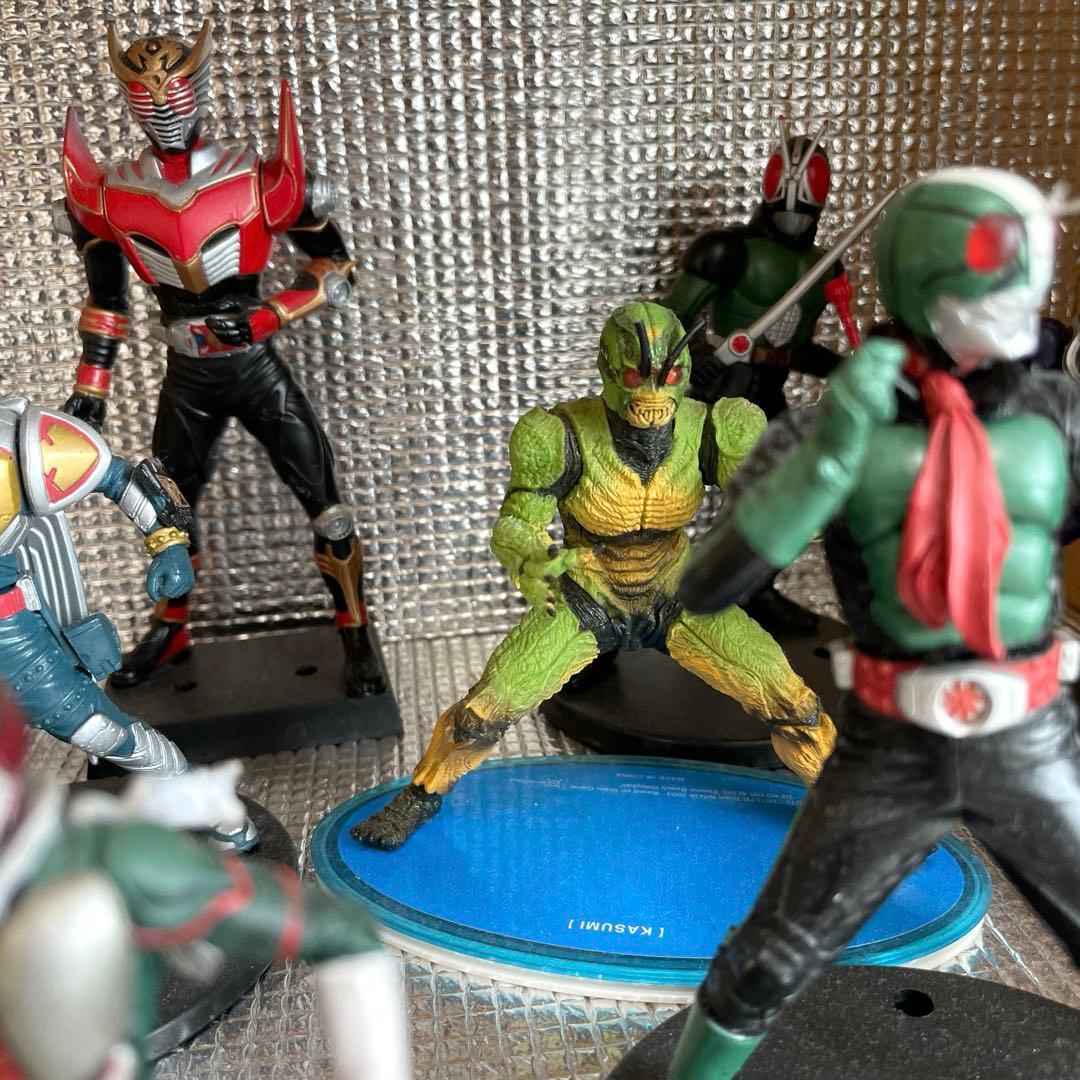 【美品】仮面ライダー フィギュア 13体セット　台座付き