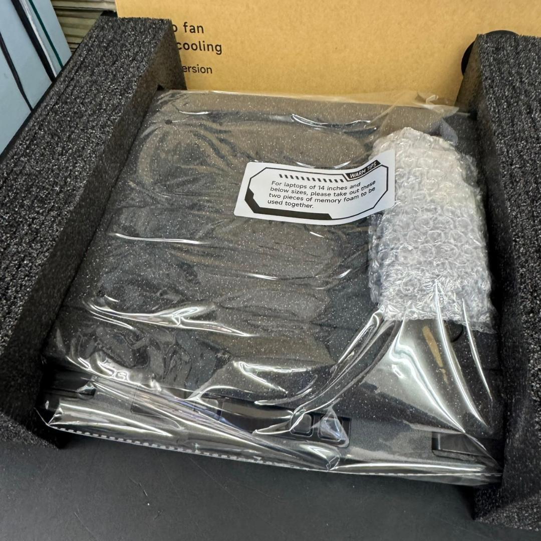 ☆未使用　LLANO　ノートパソコンクーラースタンド　V10BK　ラノ