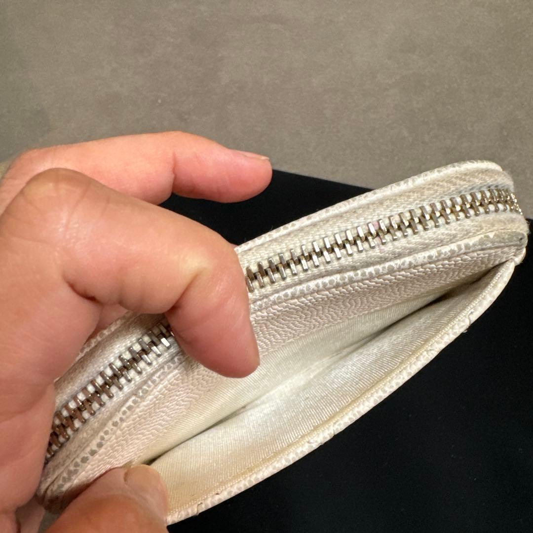 CHANEL キャビアスキン ミニ財布　白　ホワイト