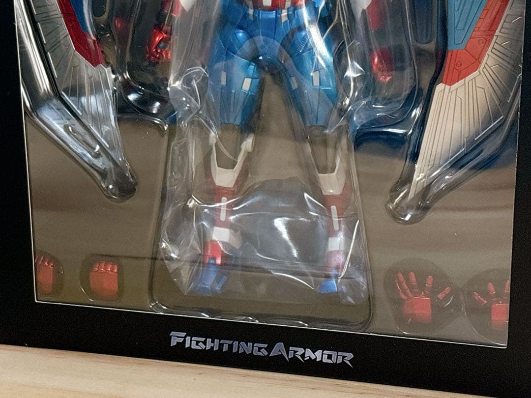 未開封　ファイティングアーマー キャプテン・アメリカ Sam Wilson