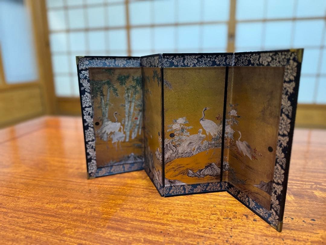金色の鶴の折りたたみ屏風